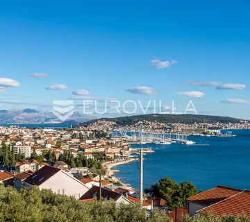 Trogir, Seget Donji, građevinsko zemljište veličine 560 m2 s pogledom na more - Seget Donji, Seget
