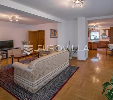 Zagreb, Maksimir, prekrasna obiteljska kuća na zemljištu 1450 m²