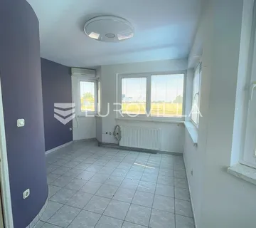 Valpovo, prodaja poslovne zgrade s uredima, skladištem i proizvodno/servisnim prostorom