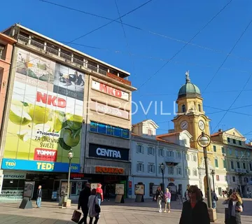 Rijeka, centar, idealna investicija, dvosoban stan 60 m² u zgradi s liftom