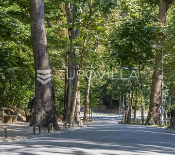 Tuškanac zemljište 950m2 sa kućom 350m2 - cover
