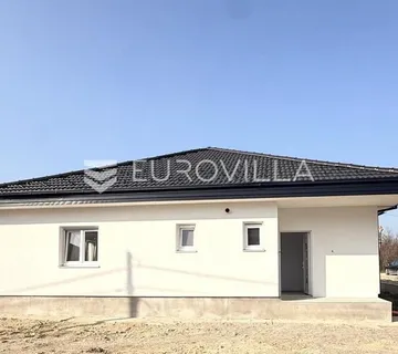 Rugvica, samostojeća kuća s okućnicom, 584 m² - cover
