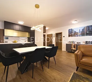 Osijek, Gornji grad/Centar, moderan peterosoban stan 150 m² u novogradnji
