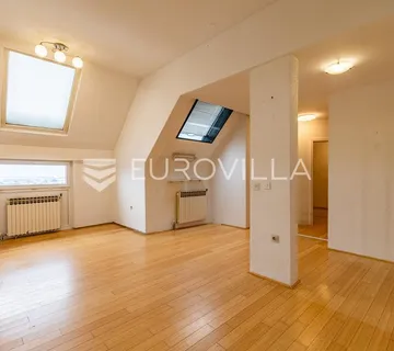 Varaždin, Centar, prostrani trosoban stan površine 82 m² s očaravajućim pogledom