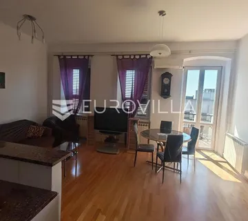 Rijeka, centar, komforan četverosoban stan 117 m² s pogledom na more - cover