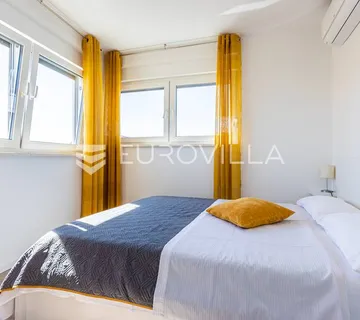 Kaštel Kambelovac, dvosoban stan s krovnom terasom, treći red od mora - Kaštel Kambelovac, Kaštela