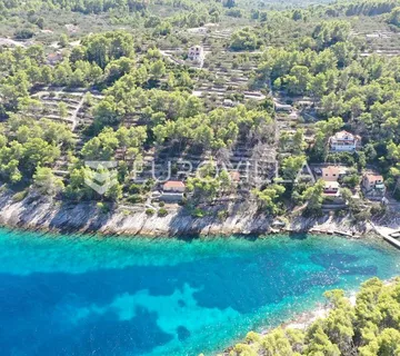 Korčula, atraktivno građevinsko zemljište 1.red uz more - cover