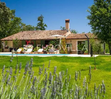 Istra, Bale, vila s bazenom na imanju od 30.000 m2 u osami