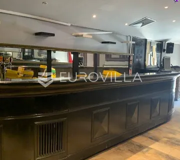 Istra, Poreč - poslovni prostor 115 m2 u starogradskoj jezgri