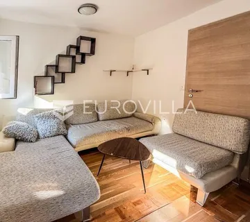 Rijeka, Bulevard, stan 34 m² s okućnicom i pogledom na more - cover
