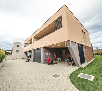 Zagreb Maksimir luksuzan dvoetažan stan/dvojna kuća sa bazenom 210 m² PRVI NAJAM - cover