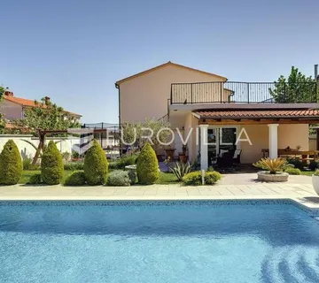 Moderna villa s bazenom i teretanom na prestižnoj lokaciji u Medulinu