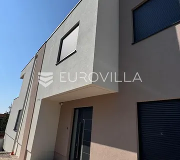 Opatija, Pobri, dvoetažni stan s vrtom i pogledom na more, ukupne površine 162,29 m² - Pobri, Opatija