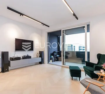 Zagreb, VMD Heinzelova, luksuzan četverosoban stan, 123,56 m²