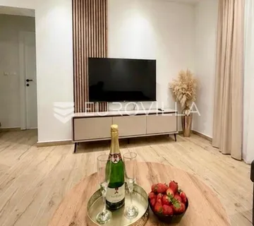 Kaštel Novi, novouređen dvosobna stan - Kaštel Novi, Kaštela