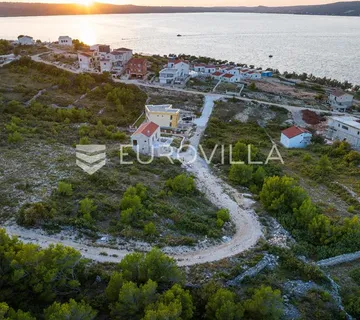 Zadar, Novigrad, atraktivno građevinsko zemljište 700 m² od more