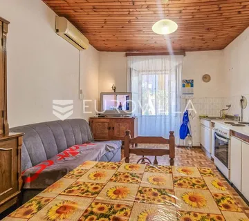 Istra, Novigrad, stan 78 m² u starogratskoj jezgri za adaptaciju