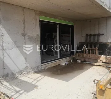 Trogir, Seget Donji stan 87,6 m² s vrotm u novogradnji s garažom i liftom - Seget Donji, Seget