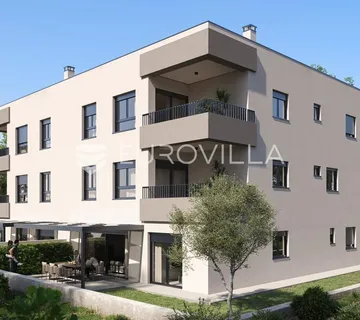 Istra, Pula, moderna novogradnja s garažom i liftom