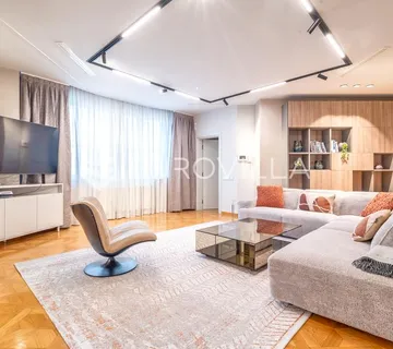 Strogi centar, luksuzan četverosoban stan garsonijera, lift, parking - Zagreb