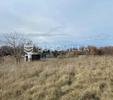 Poreč, Veli Maj, veliko građevinsko zemljište 1975 m², pravilnog oblika s pogledom more - cover