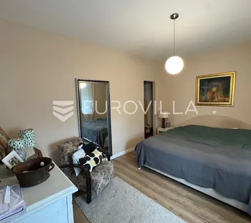 Đakovo, moderan trosoban stan s balkonom, 83 m²