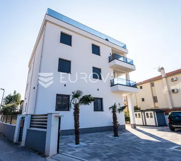 Vodice, Srima prekrasna kuća 50 metara od mora - cover