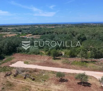 Istra, Brtonigla, Građevinsko zemljište 815 m², idealno za luksuznu vilu s bazenom