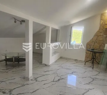 Žrnovnica, novouređen jednosoban stan s terasom za najam - Žrnovnica, Split
