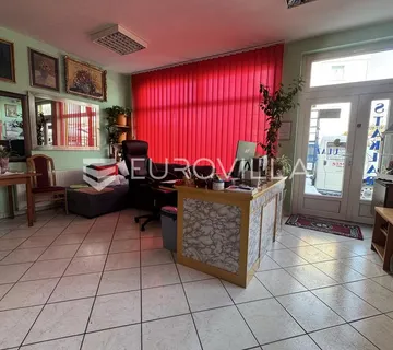 Osijek, Donji Grad, poslovni prostor sa 2 stana, 307 m²