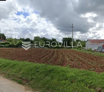 Istra, okolica Tinjana, građevinsko zemljište 1206m2 u mirnom dijelu - Jakovici, Tinjan