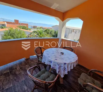 Vir, trosoban apartman na 1. katu, mirna lokacija, blizina plaže