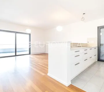Zagreb, Perjavica prekrasan trosoban stan 66 m² parking