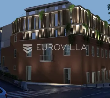 Šibenik, ekskluzivan stan na rivi, prvi red do mora, 131,28 m²