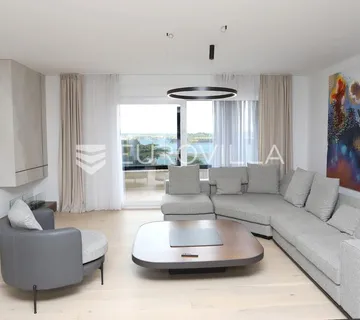 Istra, Pula, luksuzni penthaus 162 m² s pogledom more na top lokaciji - Stoja