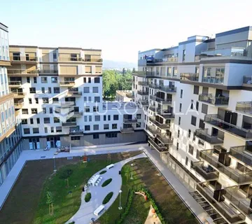 Zagreb, Bundek Centar, prekrasan trosoban stan s 2 garažna parking mjesta 104 m² - cover