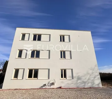 Istra, Poreč, trosoban stan u novogradnji s pogledom na more neto korisne površine od 112,47 m²