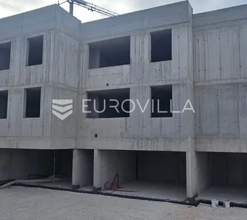 Čiovo, Slatine, stan 59,5 m² na 1. kat s pogledom na more i parking mjestom - cover