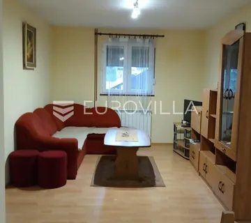 Rakovica, kuća 220 m², 3 odvojena stana