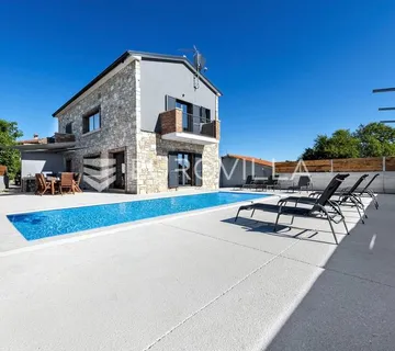 Rovinj, šira okolica Rovinja posebna samostojeća kuca 200 m² - Kanfanar