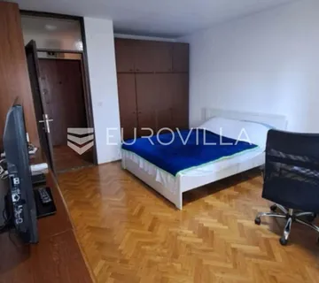 Zagreb, Kvaternikov trg, jednosoban stan 44 m² s parkingom