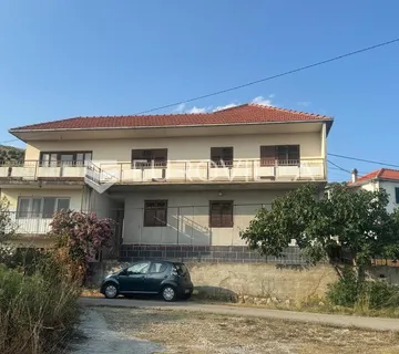 Trogir, Seget Donji, kuća za adaptaciju - cover
