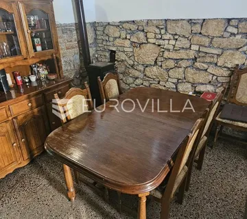 Rijeka, stan s potencijalom u centru grada, 104,90 m² na 1. katu