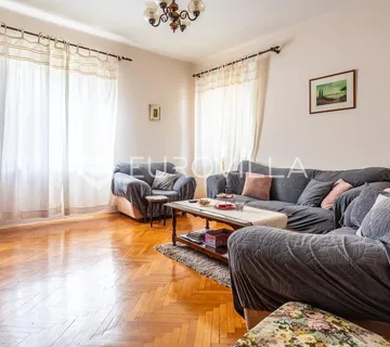 Split, Bačvice, trosoban stan na odličnoj lokaciji, 105m2 - cover