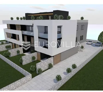 Privlaka, trosoban stan na prvom katu, odlična lokacija blizu mora, NOVOGRADNJA