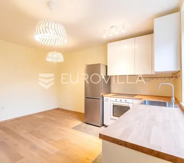 Zagreb, Zvonimirova, prostran trosoban stan/poslovni prostor površine 56 m² - cover