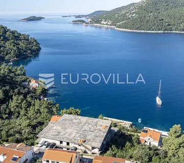 Korčula, Brna, građevinsko zemljište u prvom redu do mora - Brna, Smokvica