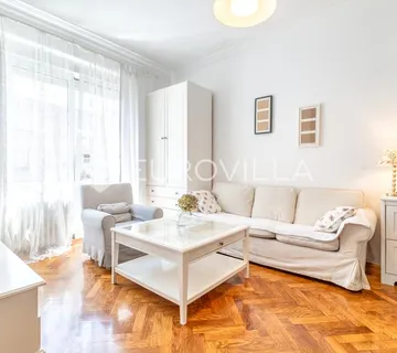 Zagreb, strogi centar grada, predivan dvosoban stan, 34 m² - cover
