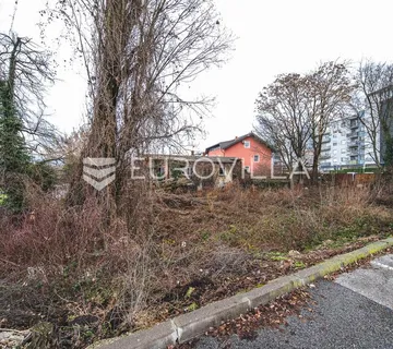 Zagreb, Remetinec, građevinsko zemljište 903 m² s legaliziranim objektom