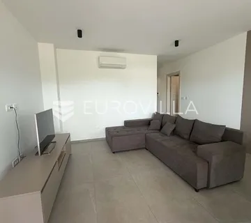 Pula, Šijana, nov trosoban stan 76 m², novogradnja